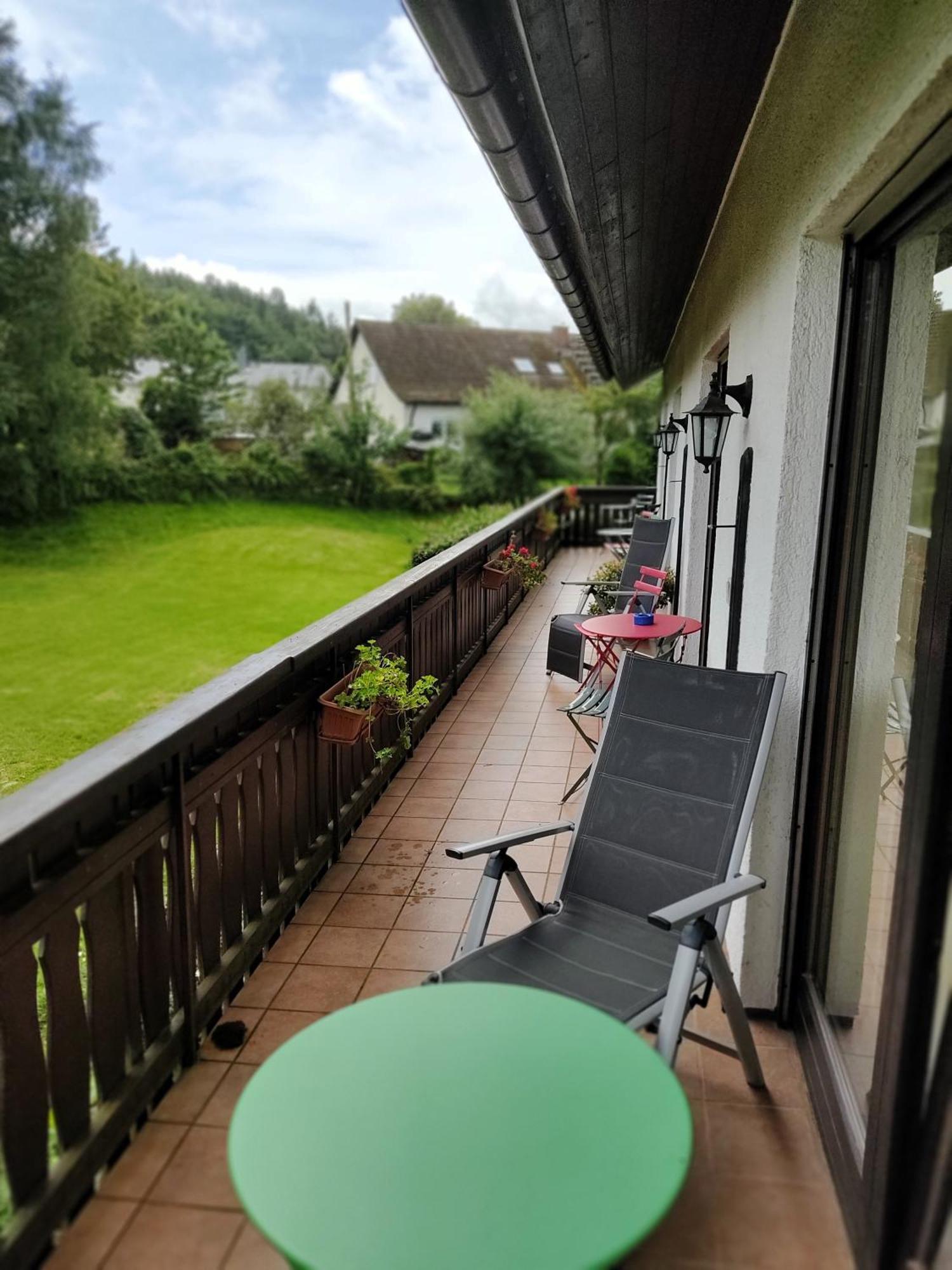 Gruenvogels Landgasthof Zum Gruenen Baum Oberzent Exterior foto