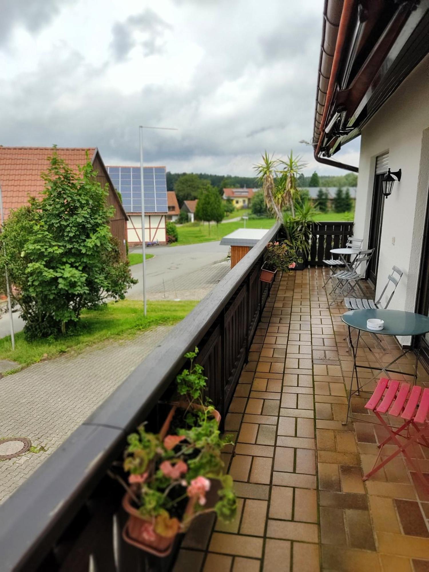 Gruenvogels Landgasthof Zum Gruenen Baum Oberzent Exterior foto